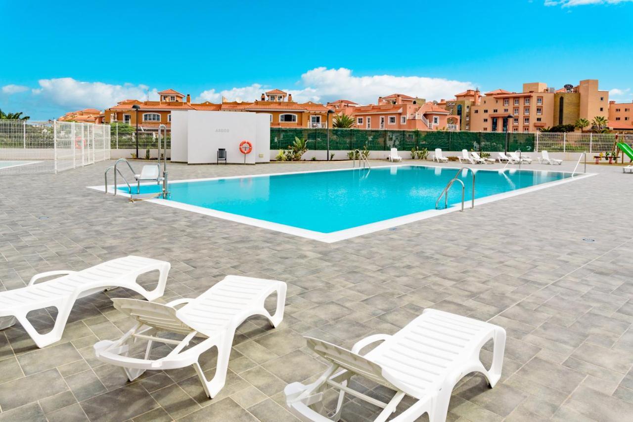 Modern In Residential Complex With Pools *